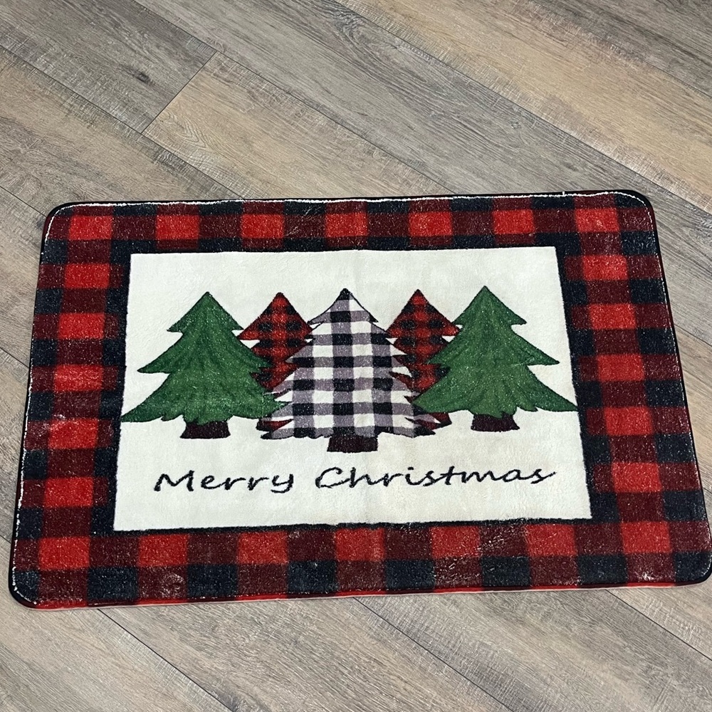 Plaid Christmas Tree Rug ~Like New ~Size 23”x35.5”